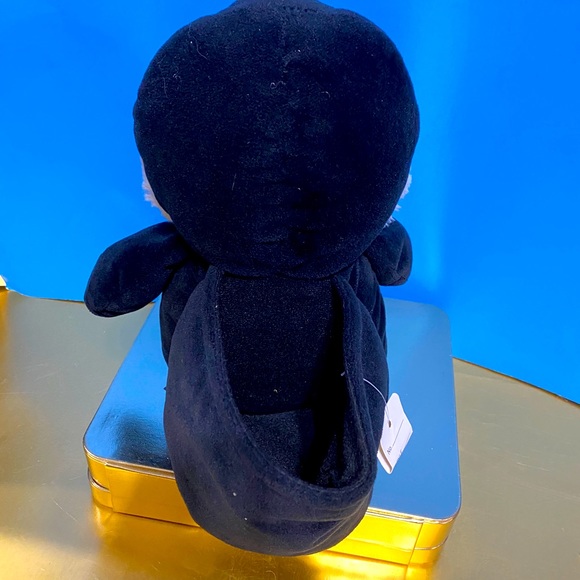 PENGUIN LAS VEGAS PLUSH WELCOME ICONIC SIGN EMBROIDERED POUCH ON HIS BACK SOFT - Picture 8 of 10